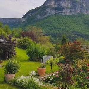 suite-au-pied-de-la-montagne-et-vue-imprenable.hotels-rhonealpes.com/