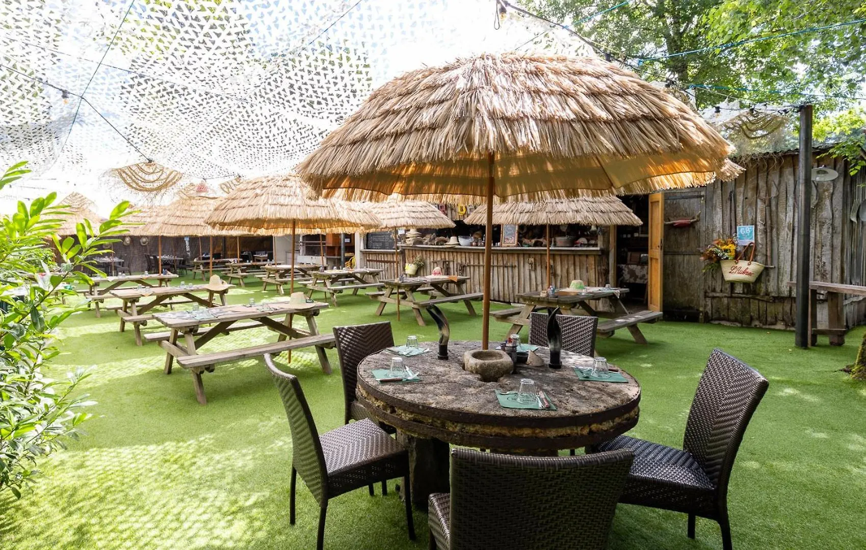 *** Отель Hotel-Restaurant Logis L'Aubrac Лайоль Франция