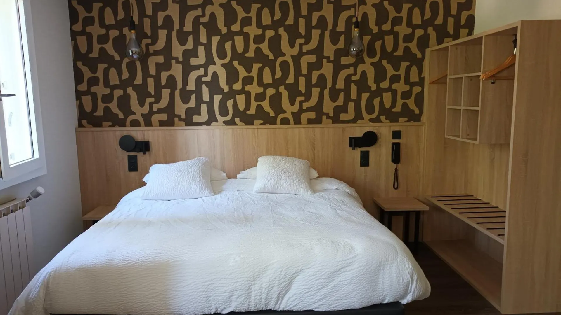 Hotel-Restaurant Logis L'Aubrac Лайоль